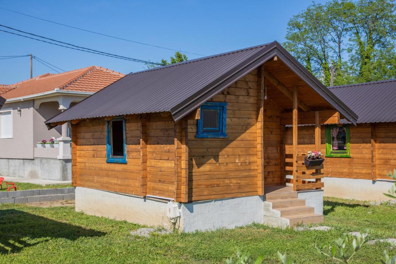 Burzan Bungalovi Подгорица Экстерьер фото