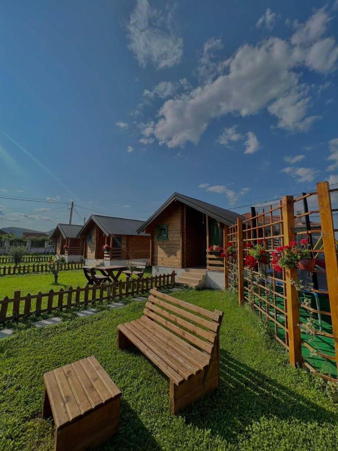 Burzan Bungalovi Подгорица Экстерьер фото