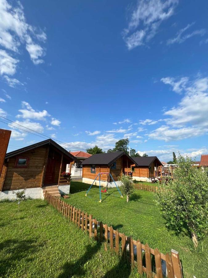 Burzan Bungalovi Подгорица Экстерьер фото